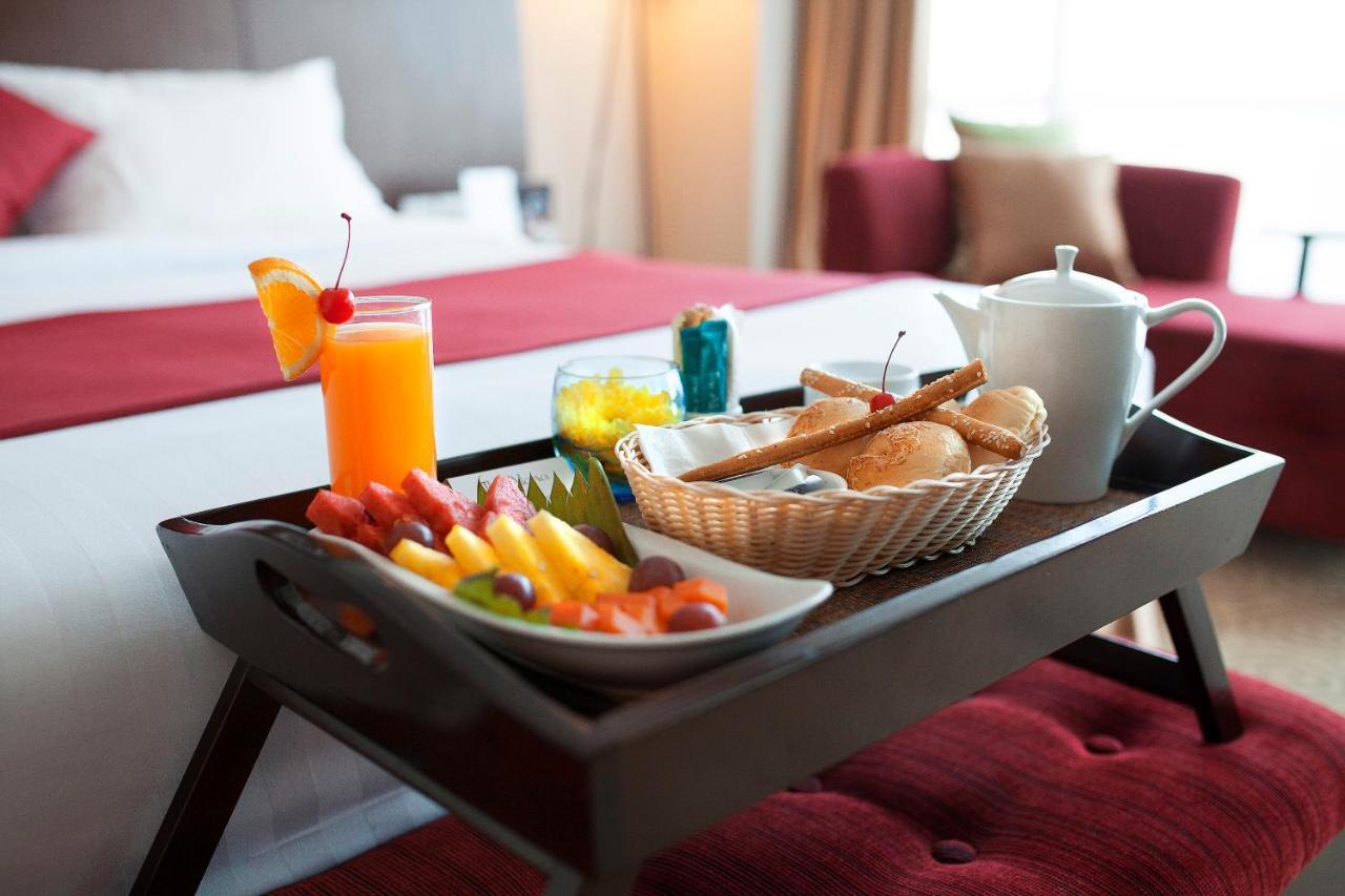The Alana Surabaya Otel Dış mekan fotoğraf