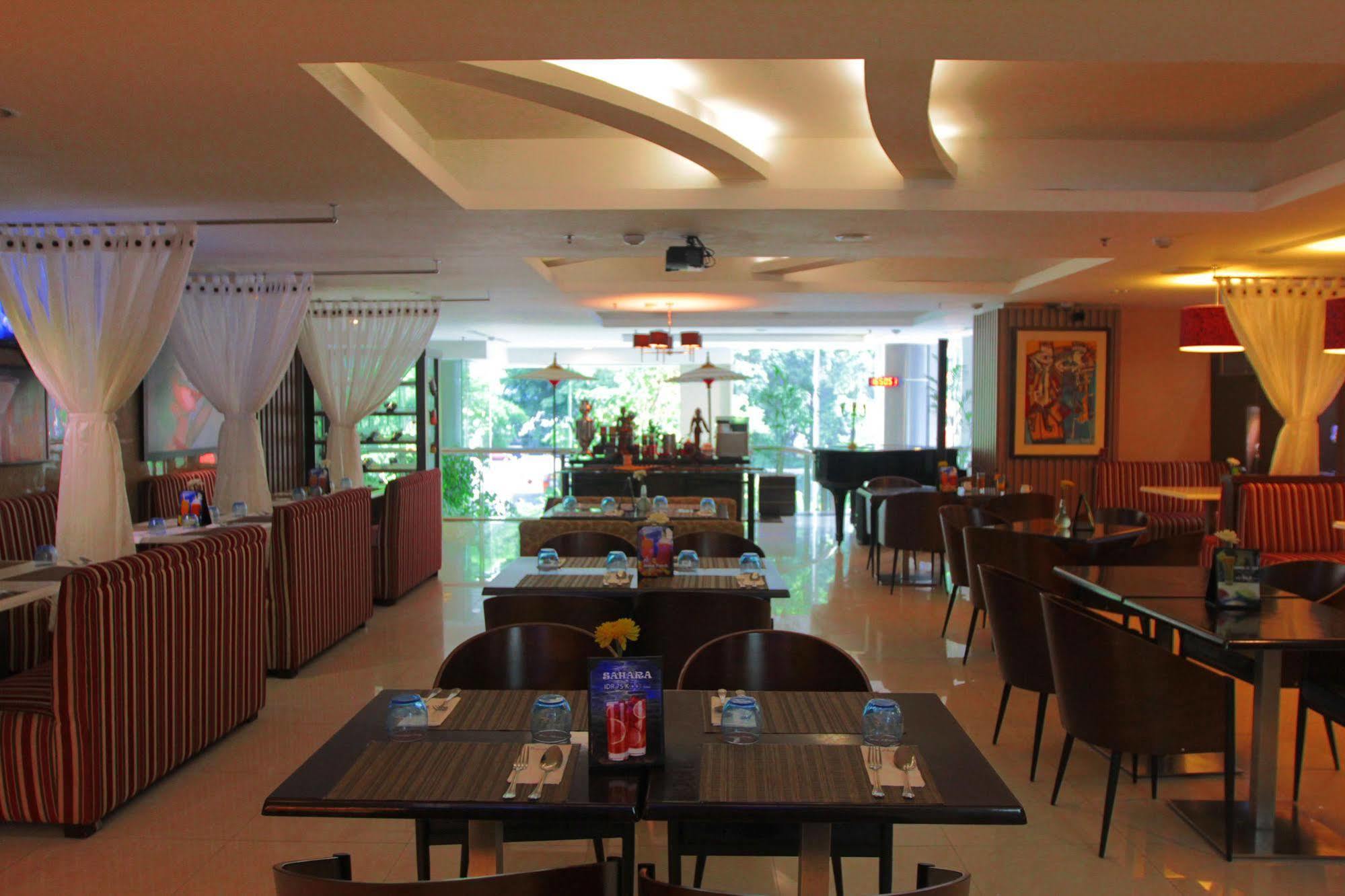 The Alana Surabaya Otel Dış mekan fotoğraf