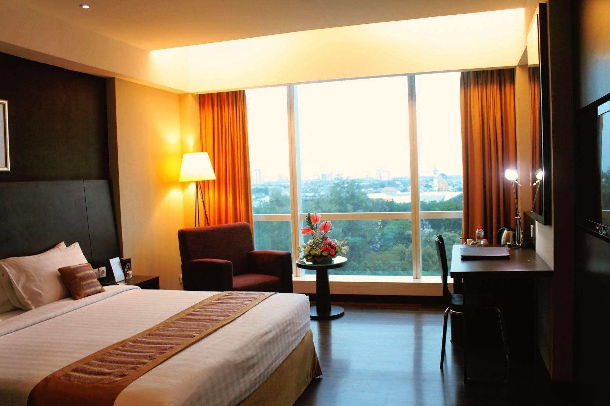 The Alana Surabaya Otel Dış mekan fotoğraf