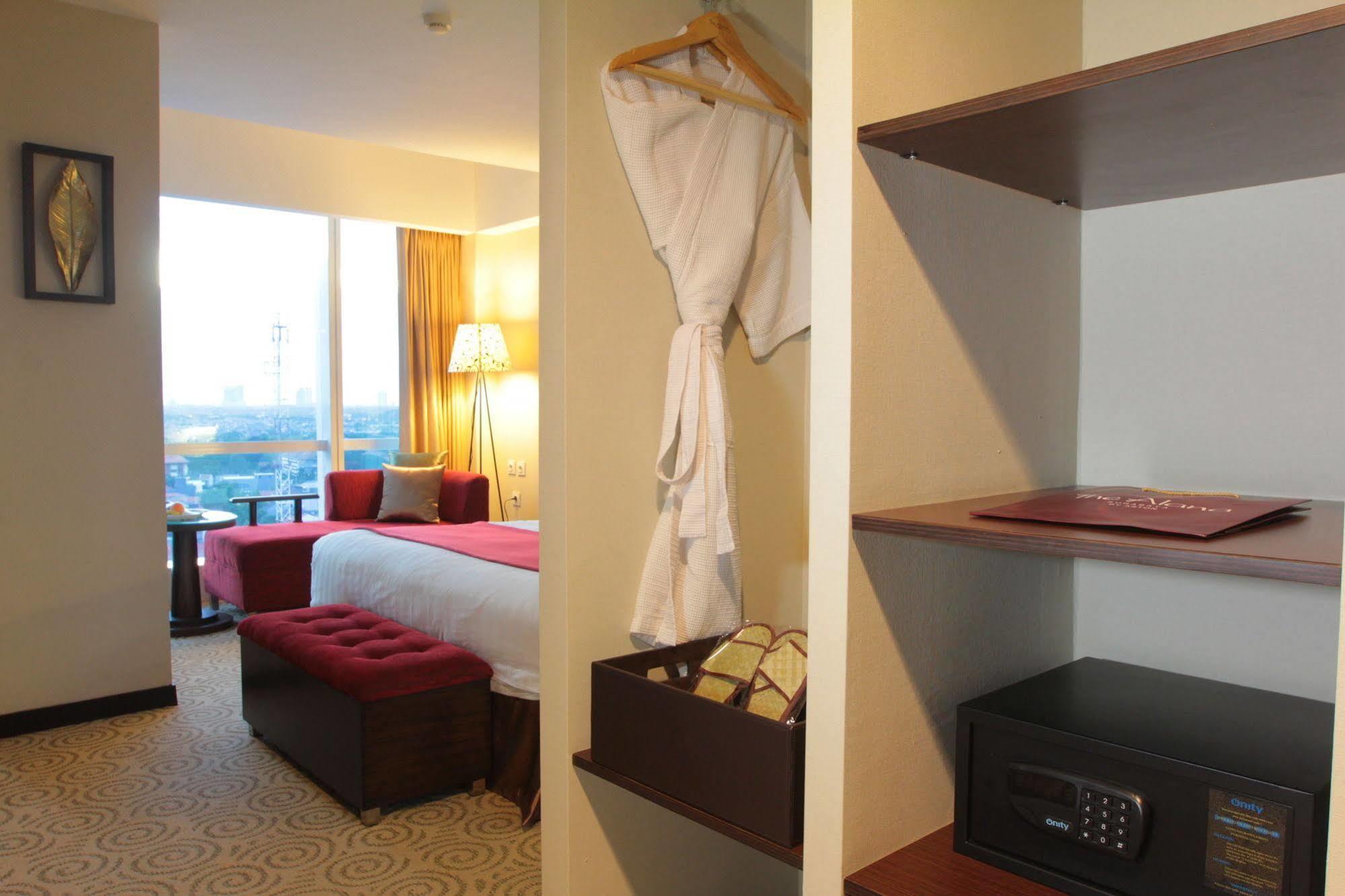 The Alana Surabaya Otel Dış mekan fotoğraf
