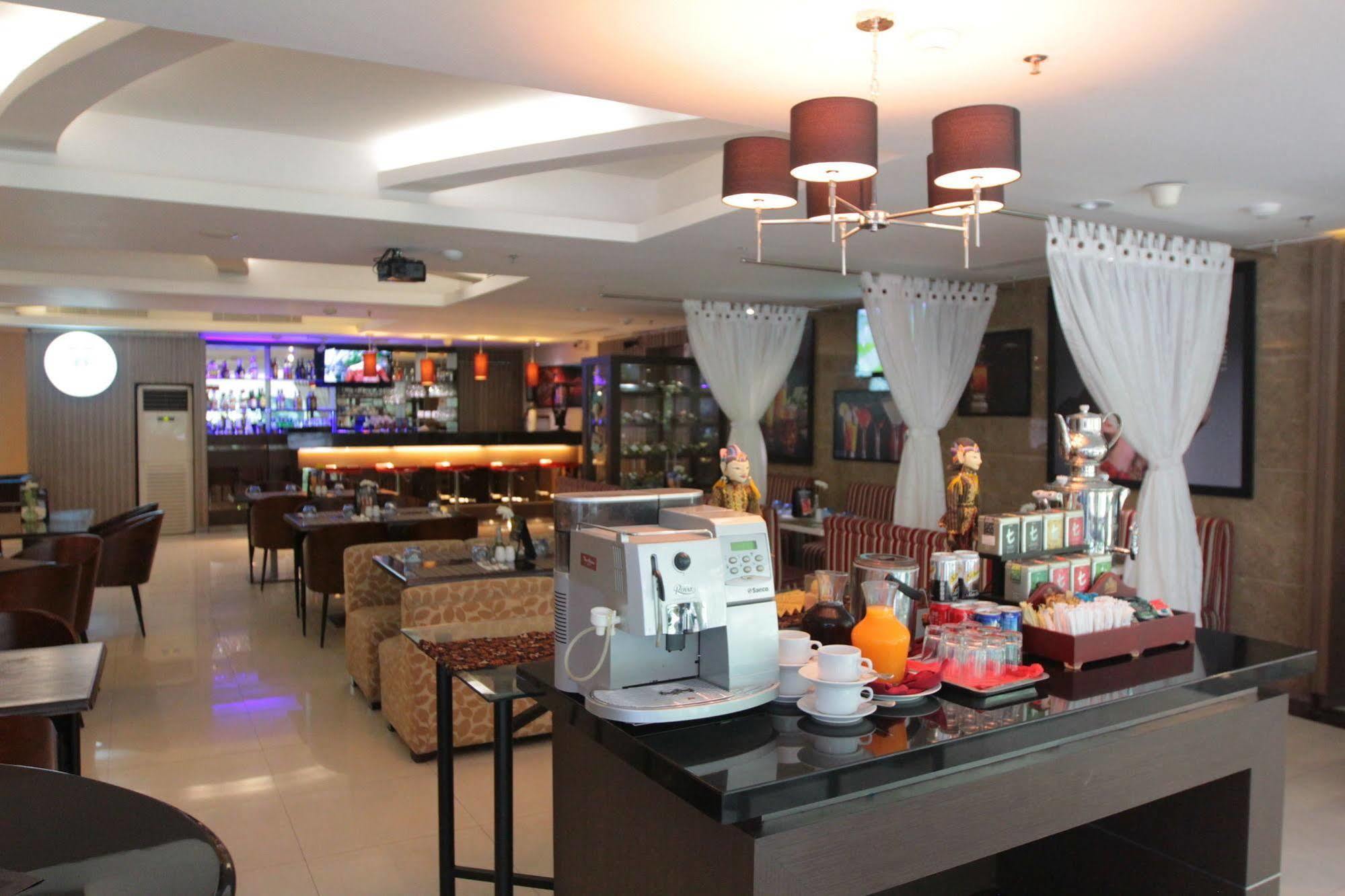 The Alana Surabaya Otel Dış mekan fotoğraf